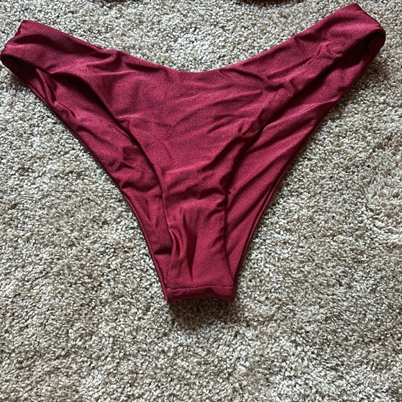 Bikini Clam Shell Set - Picture 3 of 6